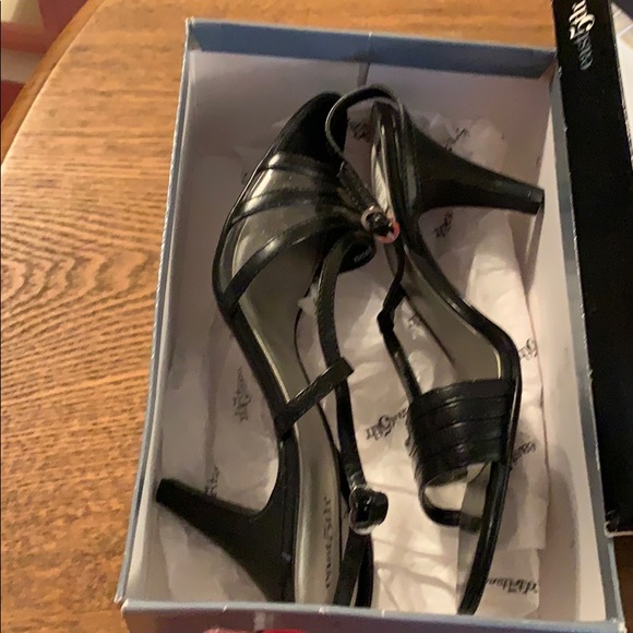 Shoes - Picture 5 of 5